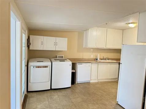 6830 Americana Drive NE St Petersburg FL 33702