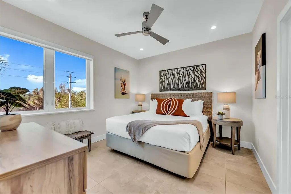 329 Beach Road Sarasota FL 34242