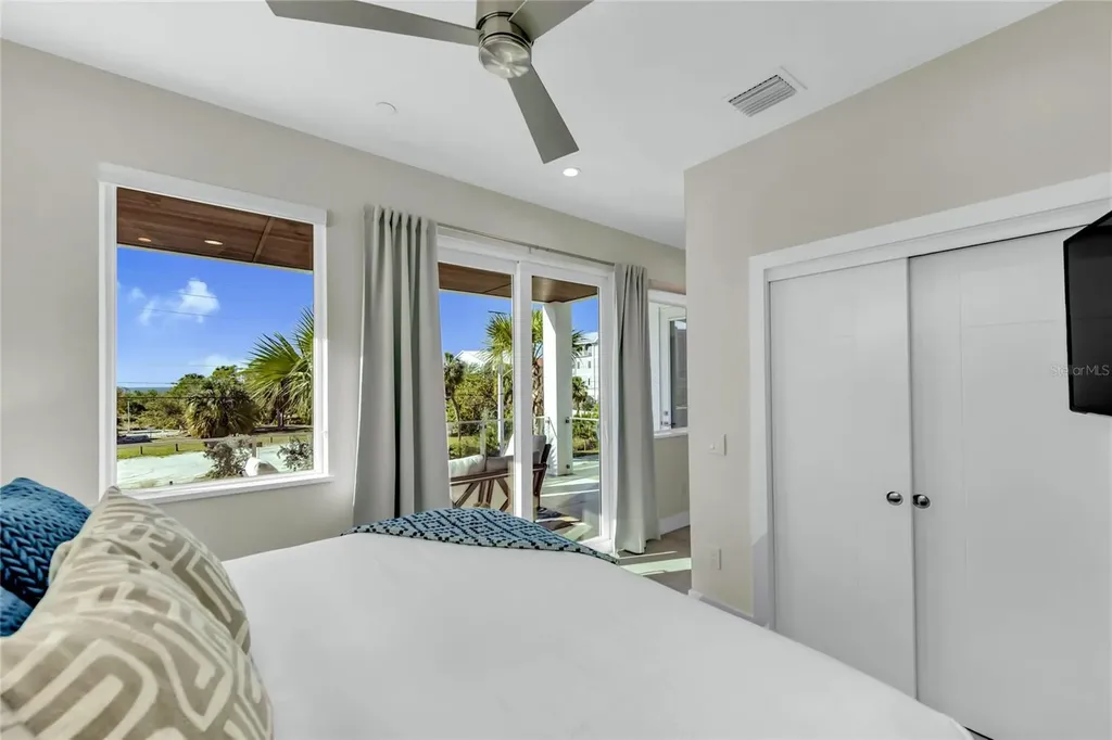 329 Beach Road Sarasota FL 34242