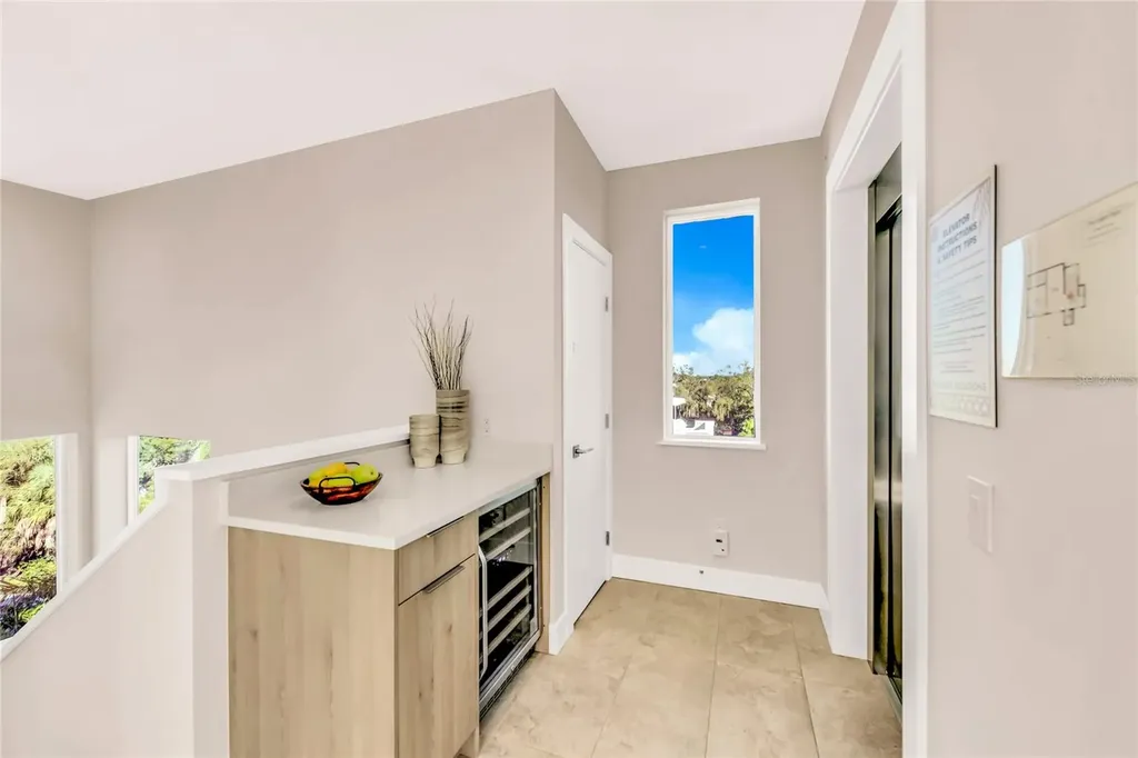 329 Beach Road Sarasota FL 34242