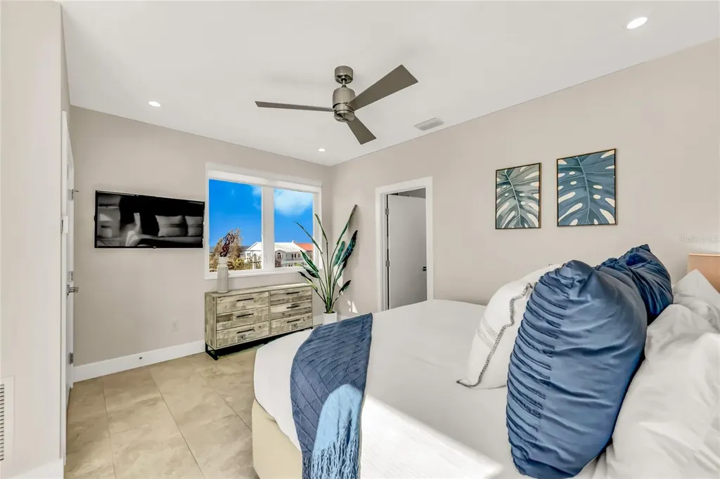 329 Beach Road Sarasota FL 34242