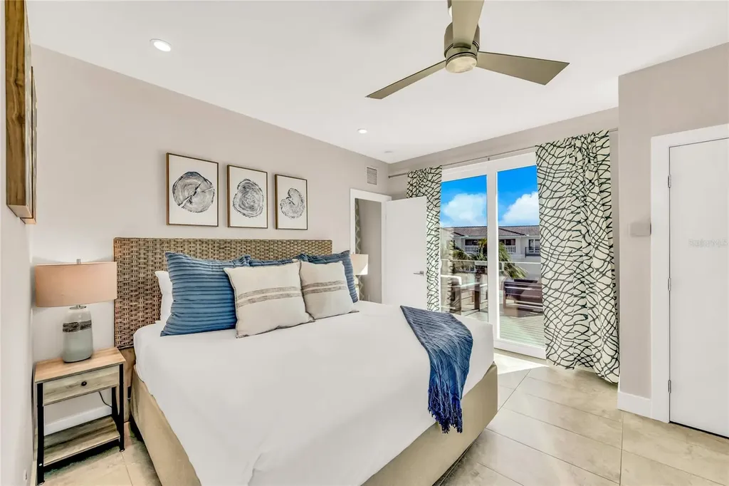 329 Beach Road Sarasota FL 34242