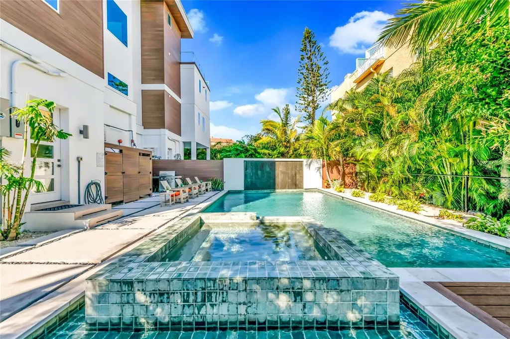 329 Beach Road Sarasota FL 34242