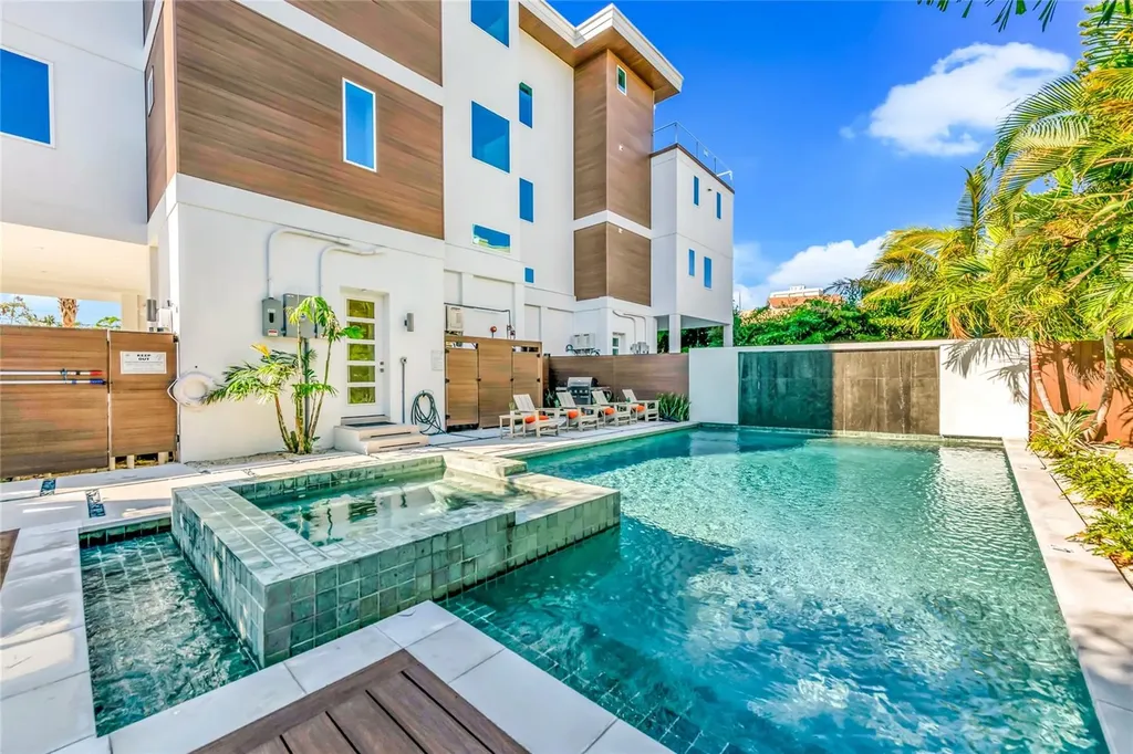 329 Beach Road Sarasota FL 34242