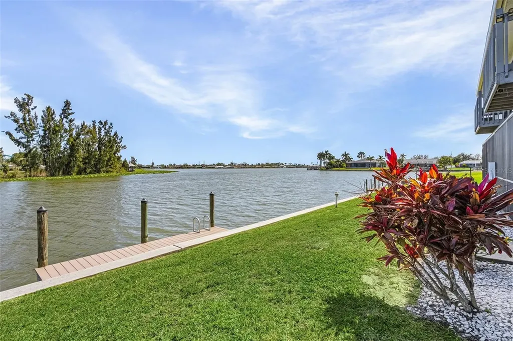 707 SW 3rd Court Cape Coral FL 33991