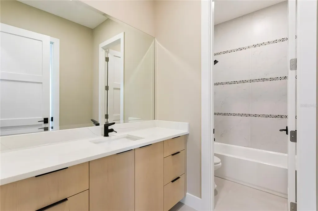 4823 W San Jose Street Tampa FL 33629