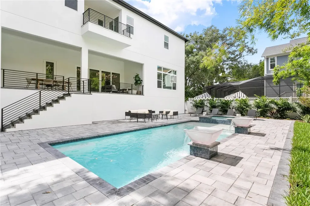 4823 W San Jose Street Tampa FL 33629