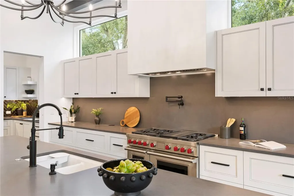 4823 W San Jose Street Tampa FL 33629