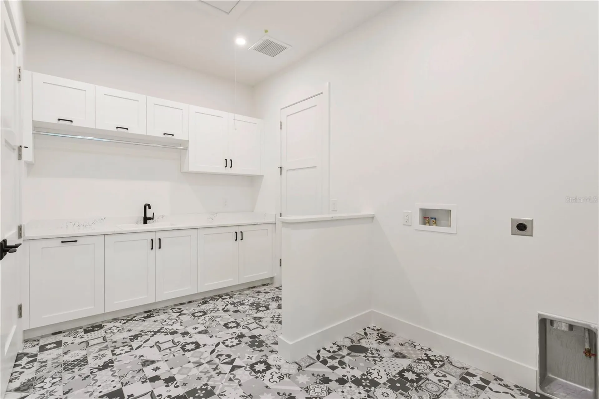 4823 W San Jose Street Tampa FL 33629