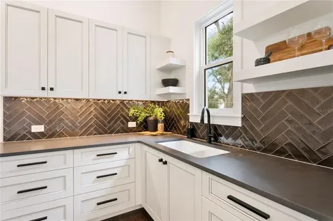 4823 W San Jose Street Tampa FL 33629
