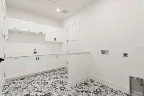 4823 W San Jose Street Tampa FL 33629