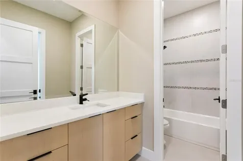 4823 W San Jose Street Tampa FL 33629