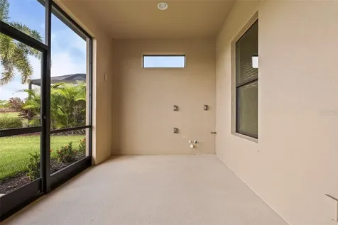 8725 Amaretto Avenue Sarasota FL 34238