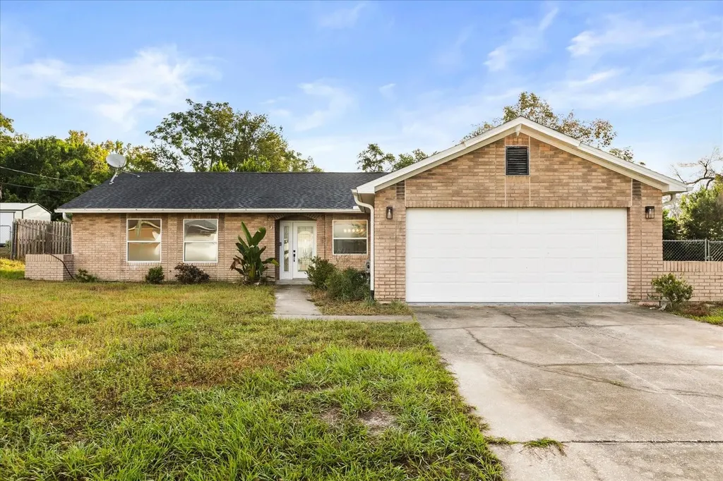 2096 E Parkton Drive Deltona FL 32725