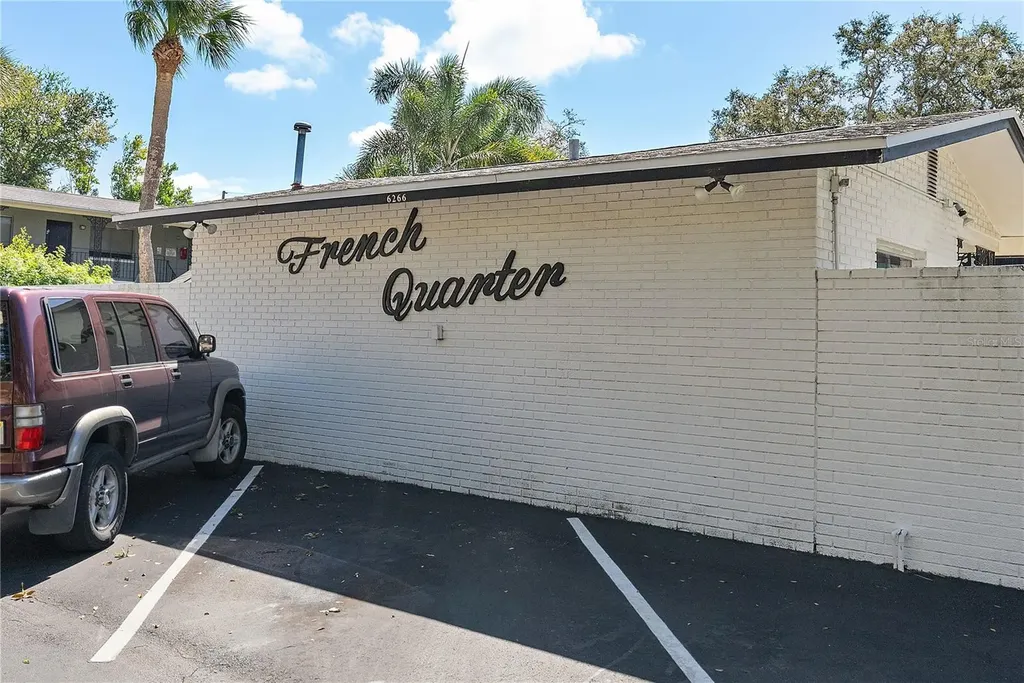6266 1st Avenue S St Petersburg FL 33707
