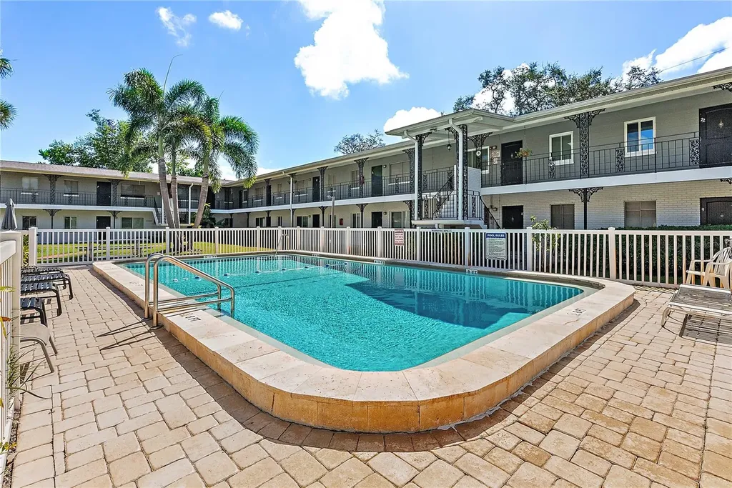 6266 1st Avenue S St Petersburg FL 33707