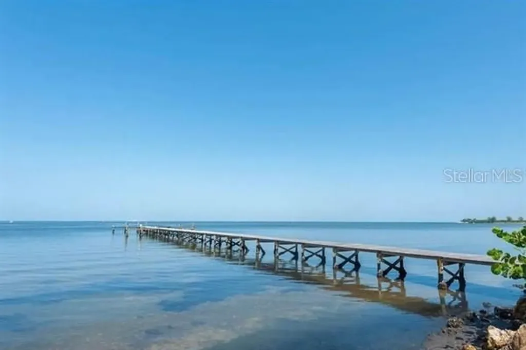 611 Destiny Drive Ruskin FL 33570