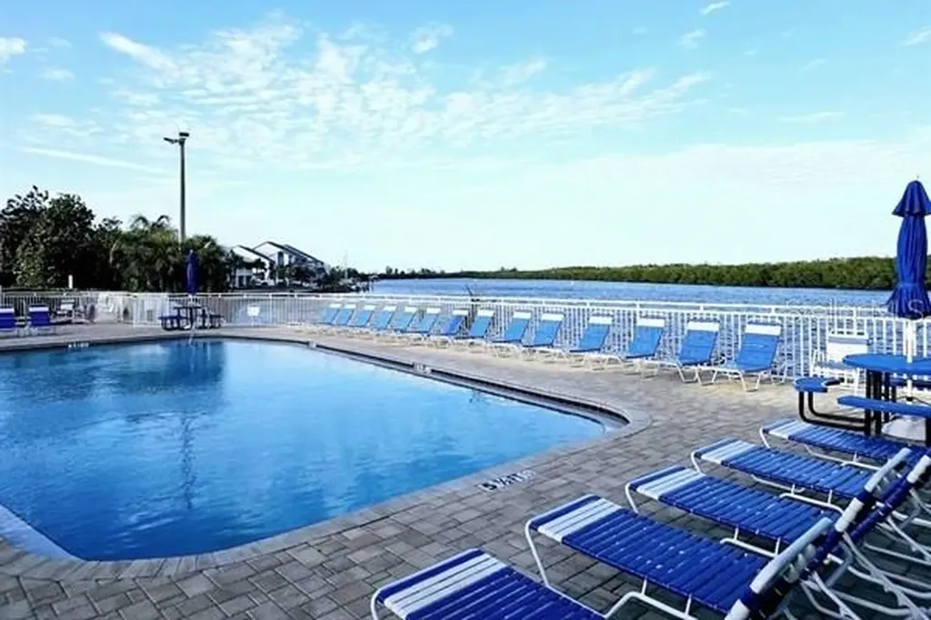 611 Destiny Drive Ruskin FL 33570