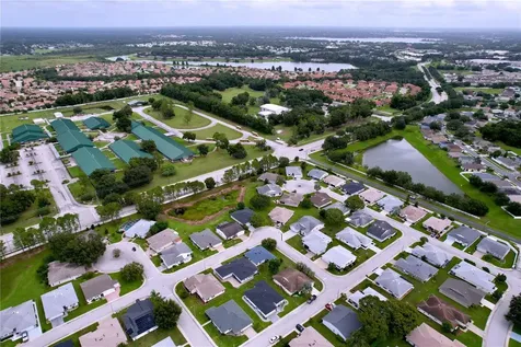 2137 Grand Cypress Drive Lakeland FL 33810