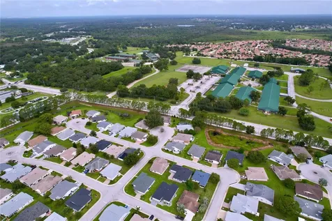 2137 Grand Cypress Drive Lakeland FL 33810