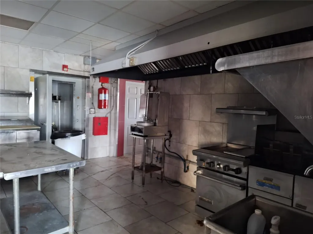 1128 Alternate Highway 19 Holiday FL 34691