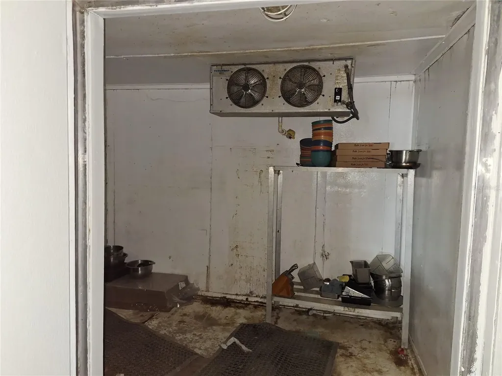 1128 Alternate Highway 19 Holiday FL 34691