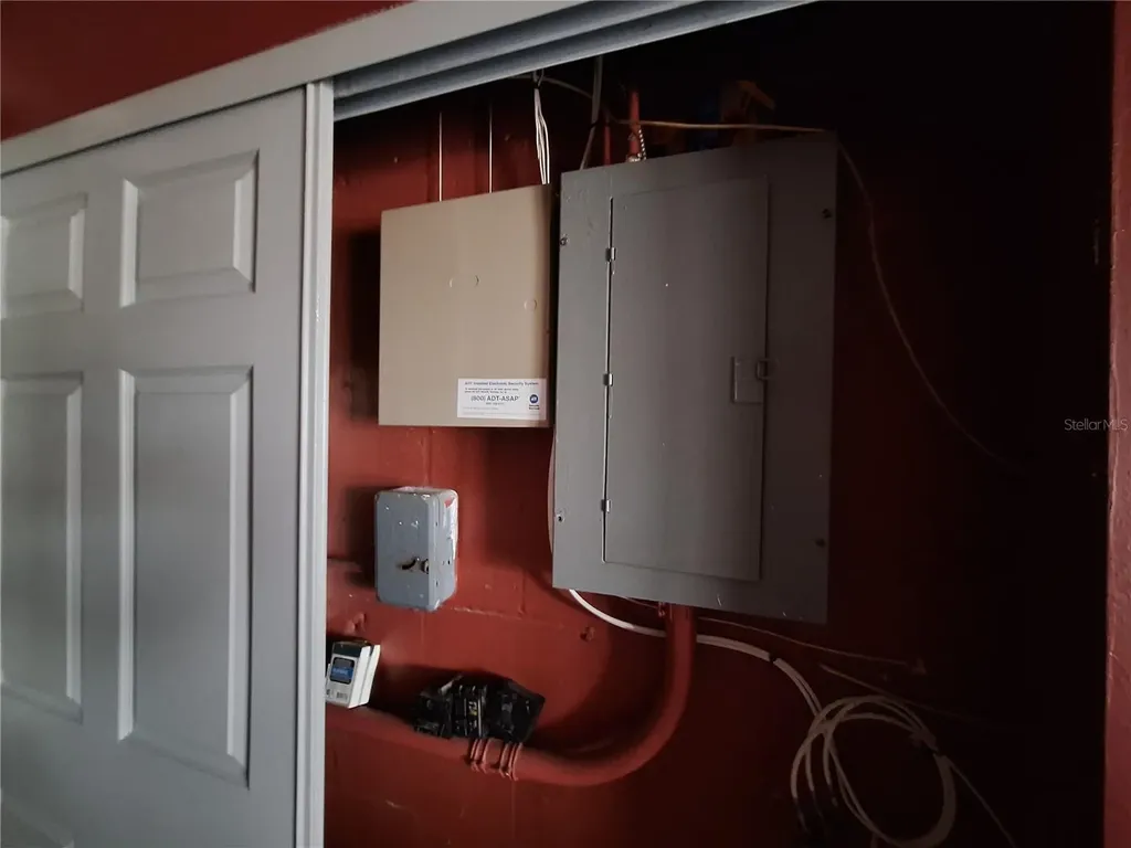 1128 Alternate Highway 19 Holiday FL 34691