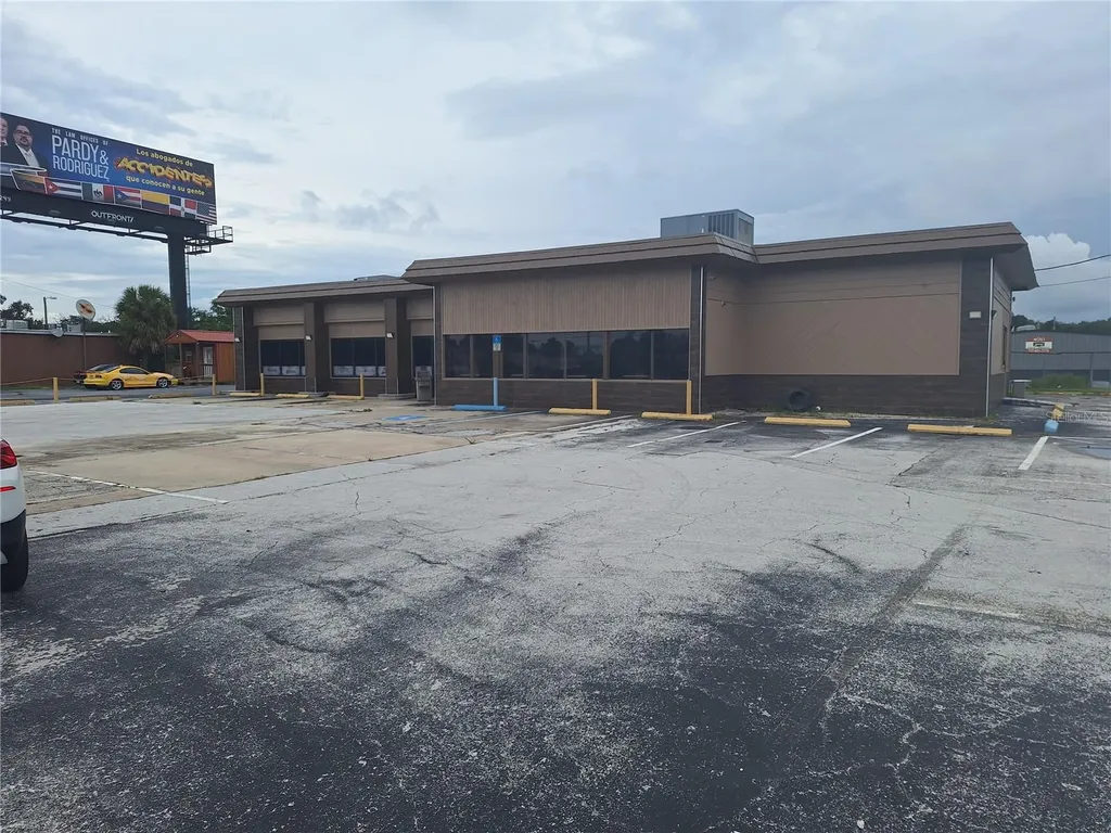 1128 Alternate Highway 19 Holiday FL 34691