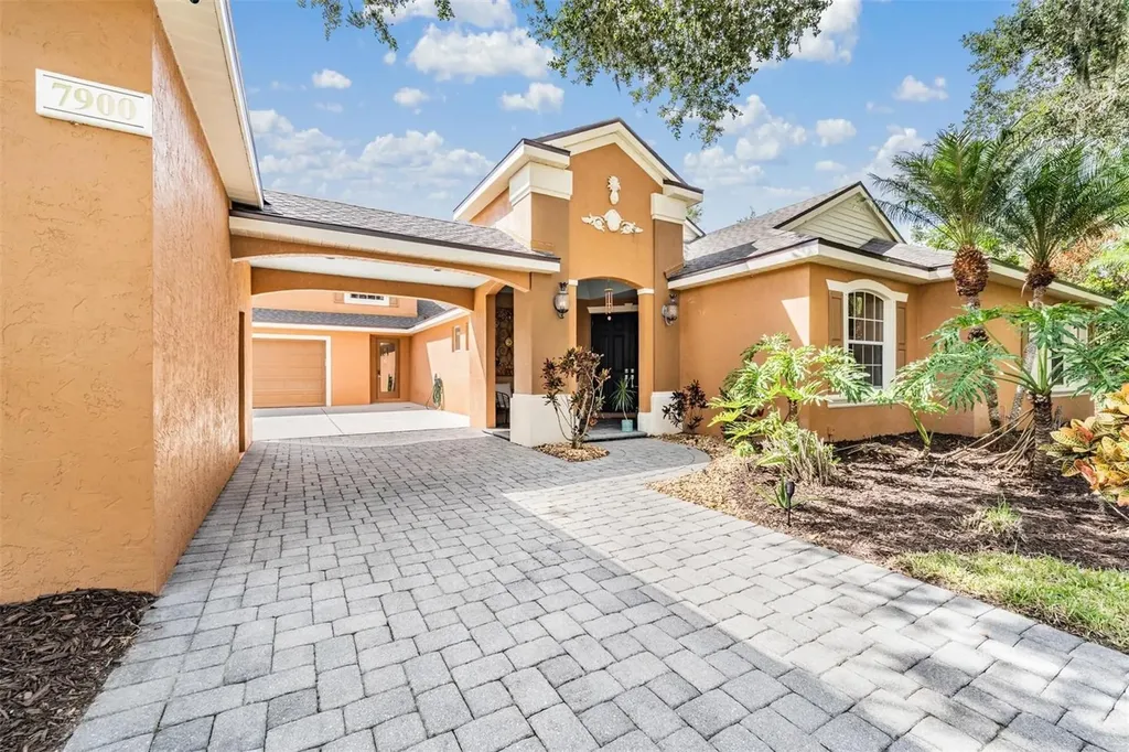 7900 Umbrella Pine Way Sarasota FL 34241