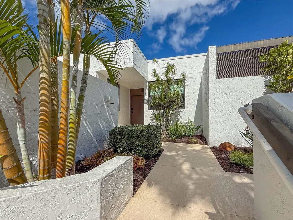 609 Bayport Way Longboat Key FL 34228