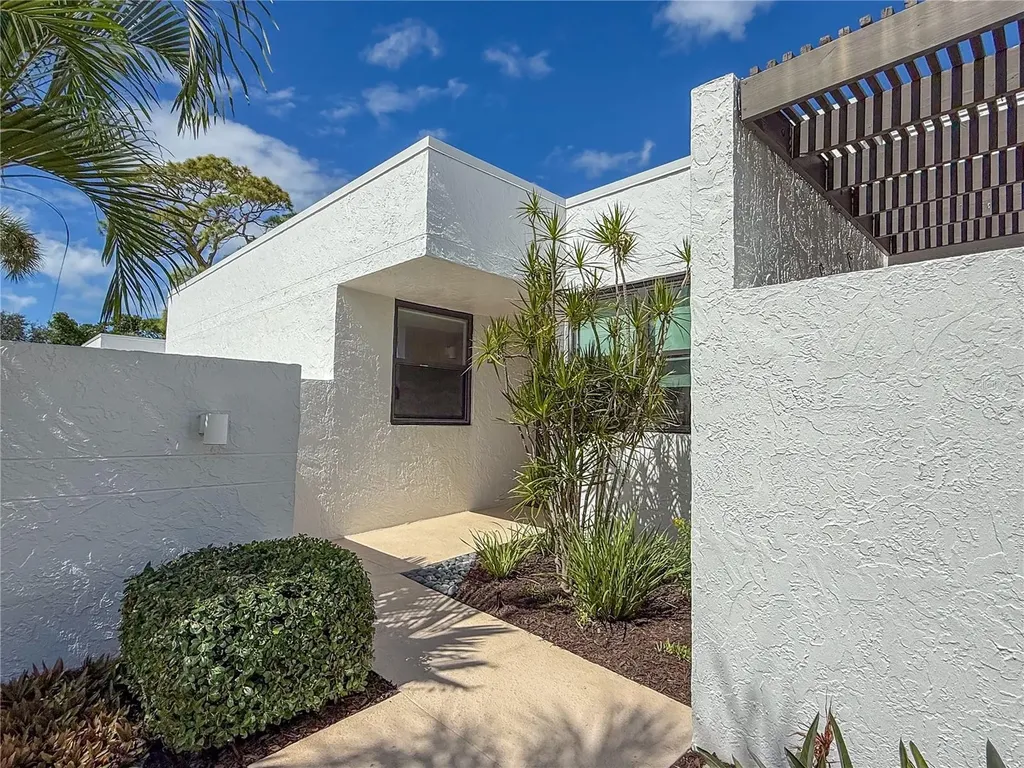 609 Bayport Way Longboat Key FL 34228