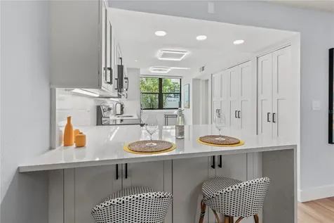 609 Bayport Way Longboat Key FL 34228