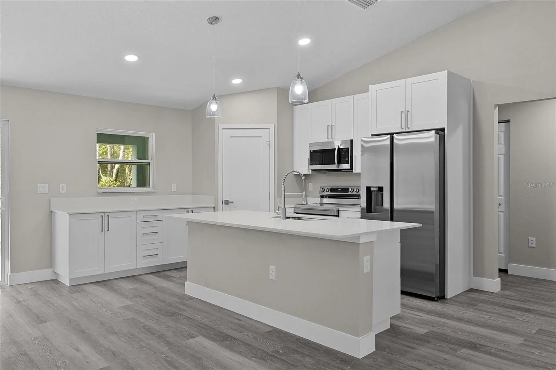 18 Fisher Terrace Way Ocklawaha FL 32179