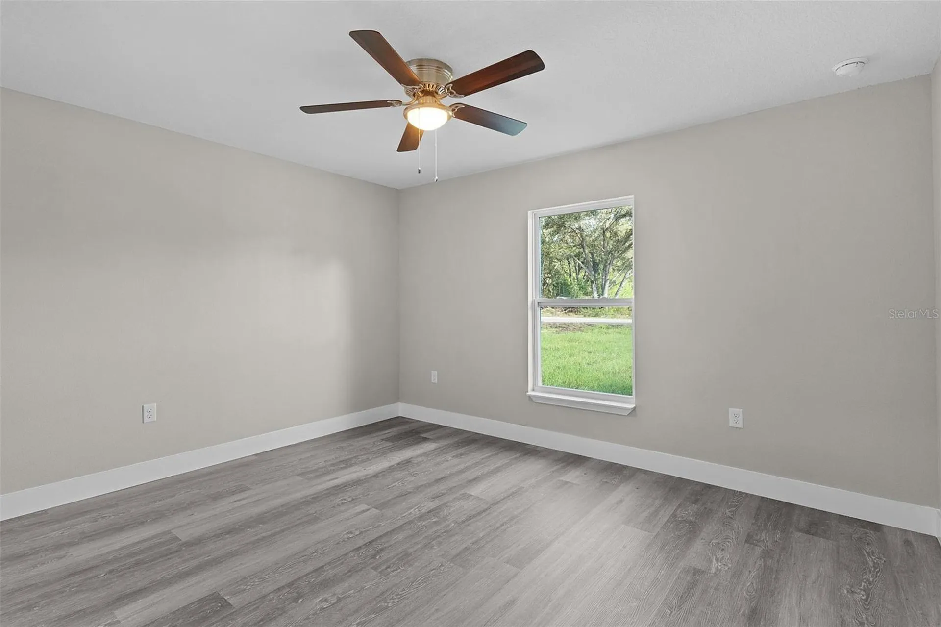 18 Fisher Terrace Way Ocklawaha FL 32179