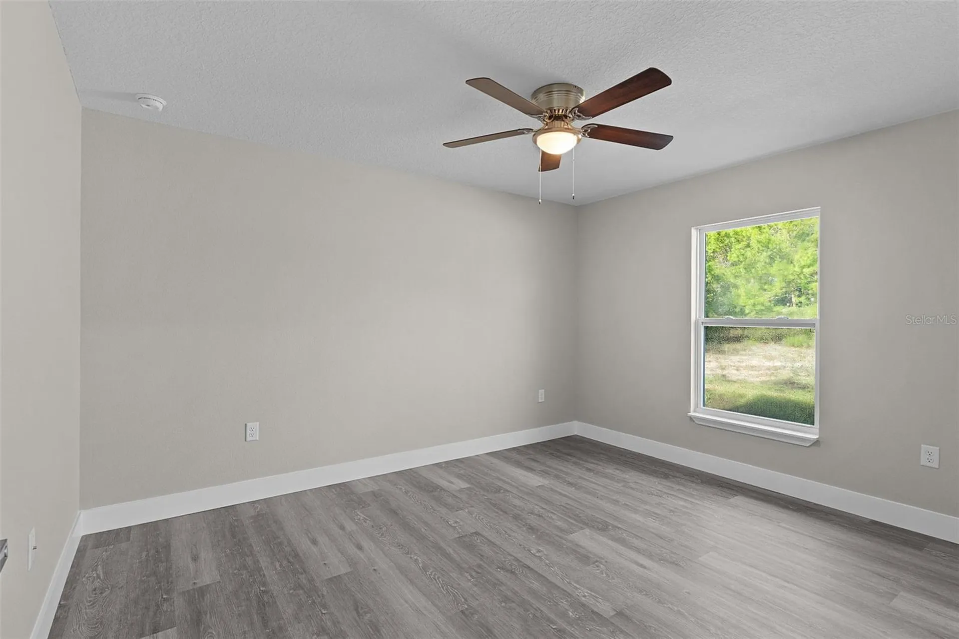 18 Fisher Terrace Way Ocklawaha FL 32179