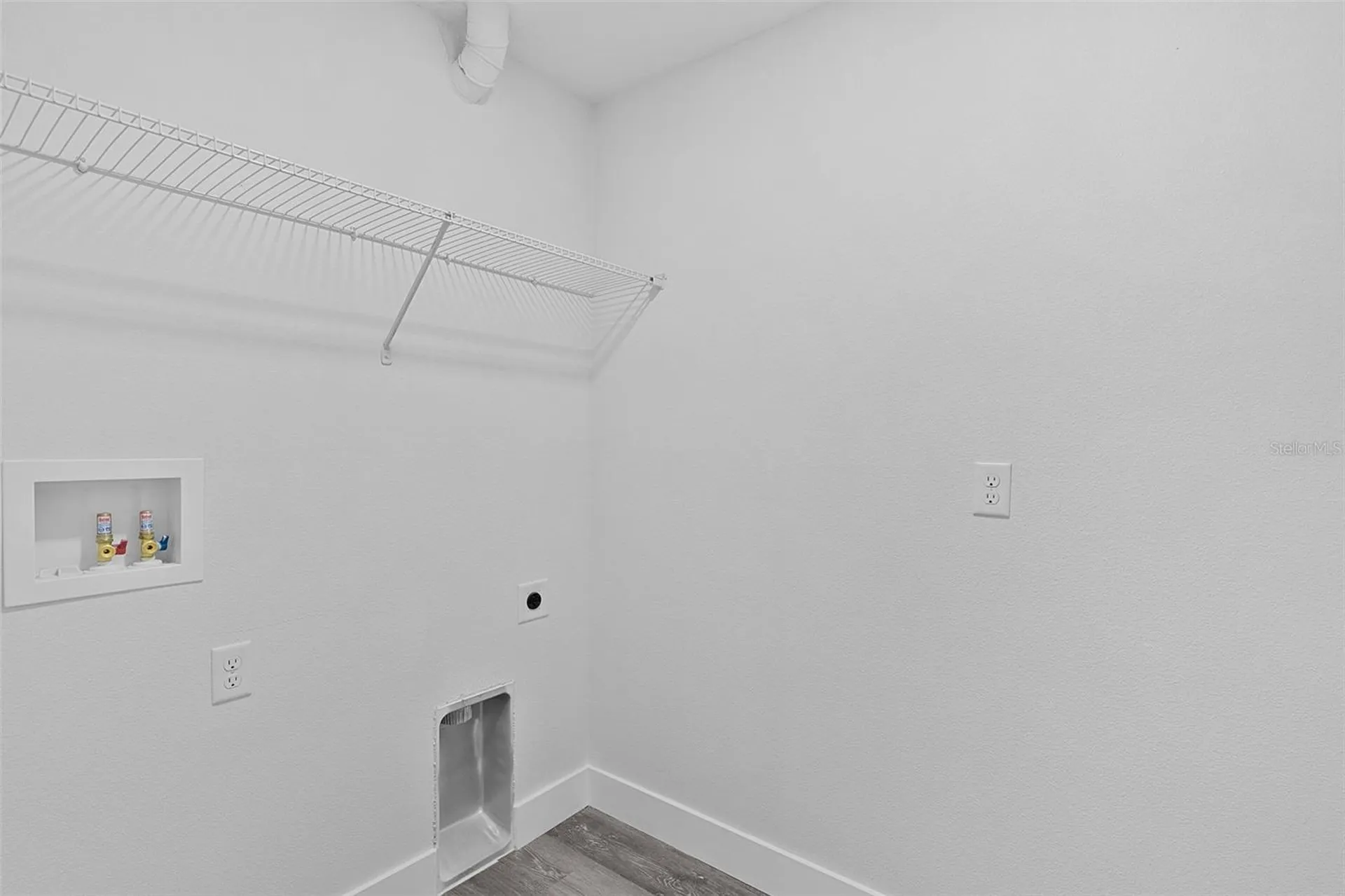 18 Fisher Terrace Way Ocklawaha FL 32179