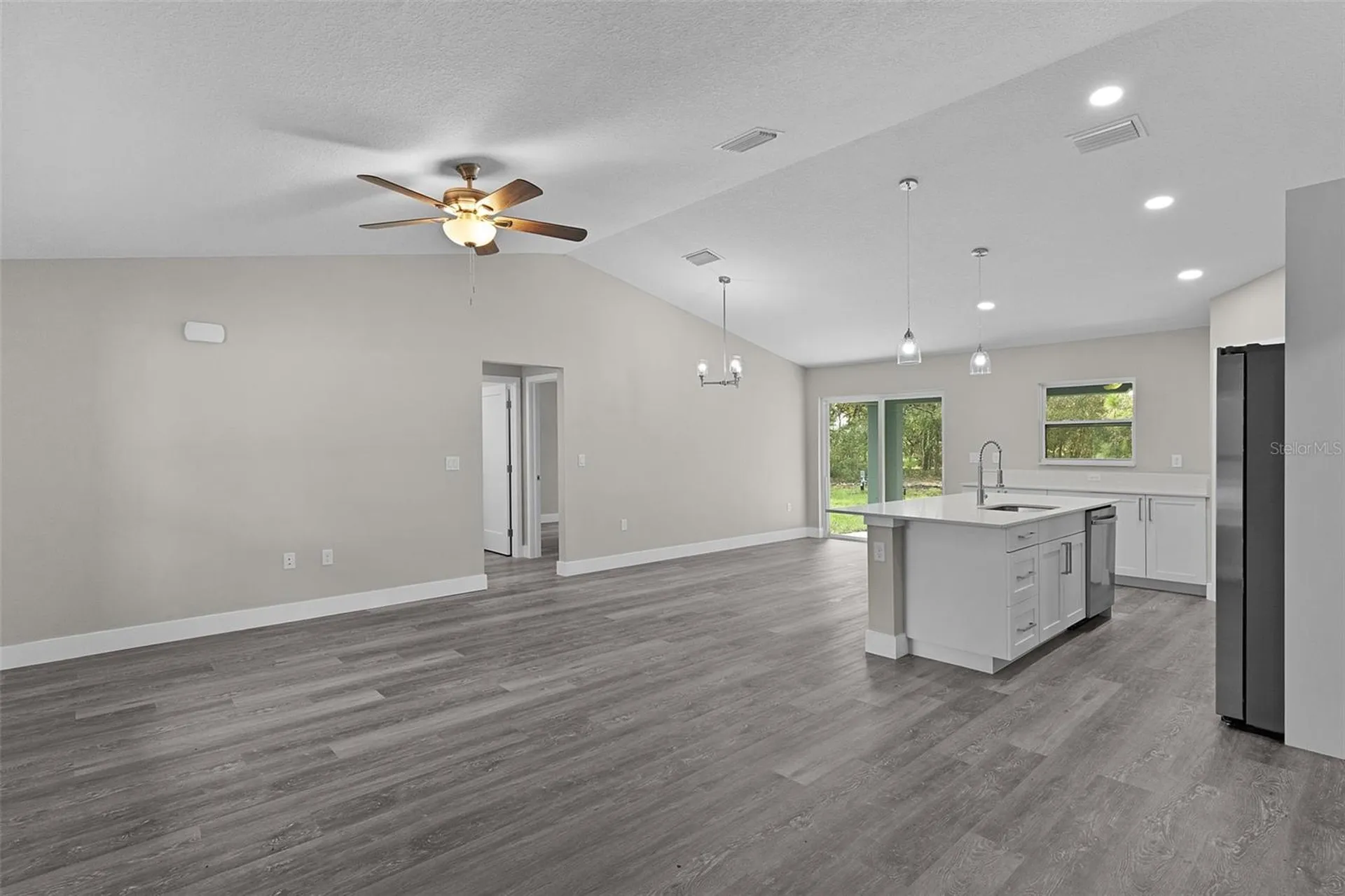 18 Fisher Terrace Way Ocklawaha FL 32179