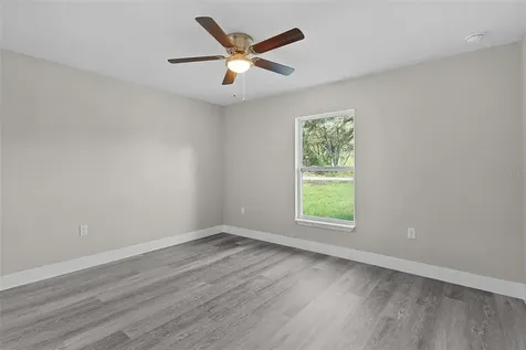 18 Fisher Terrace Way Ocklawaha FL 32179