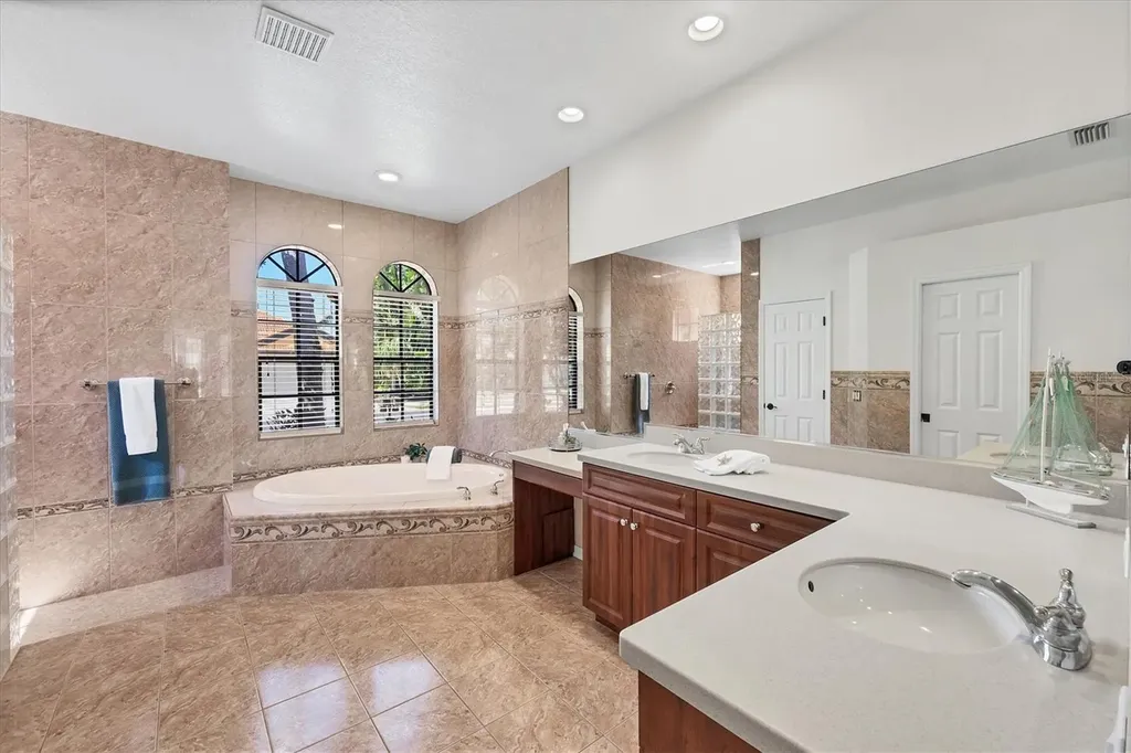 6255 Aventura Drive Sarasota FL 34241