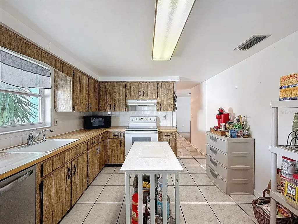 7815 Foxbloom Drive Port Richey FL 34668