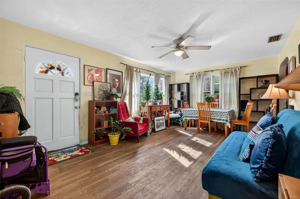 2509 Dartmouth Avenue N St Petersburg FL 33713