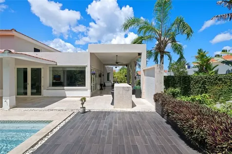 247 Camino Del Flamboyan Street Dorado PR 00646