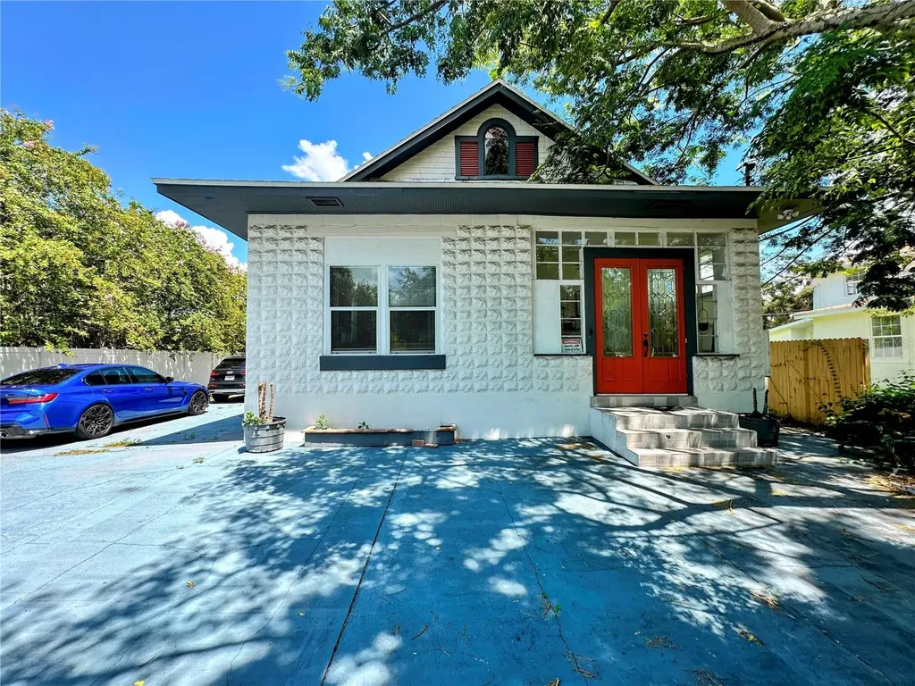 3105 W Spruce Street Tampa FL 33607