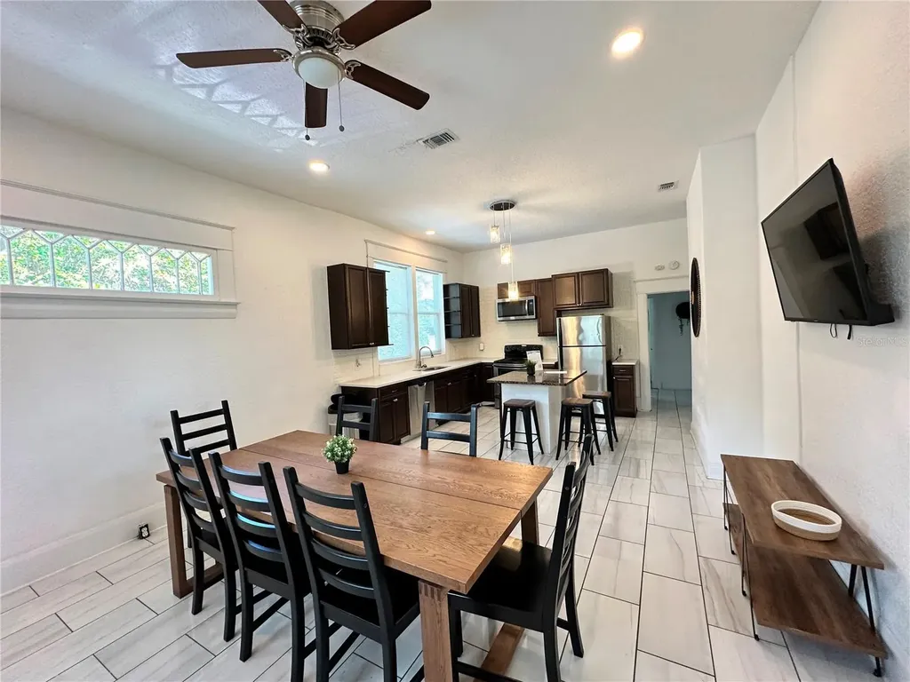 3105 W Spruce Street Tampa FL 33607