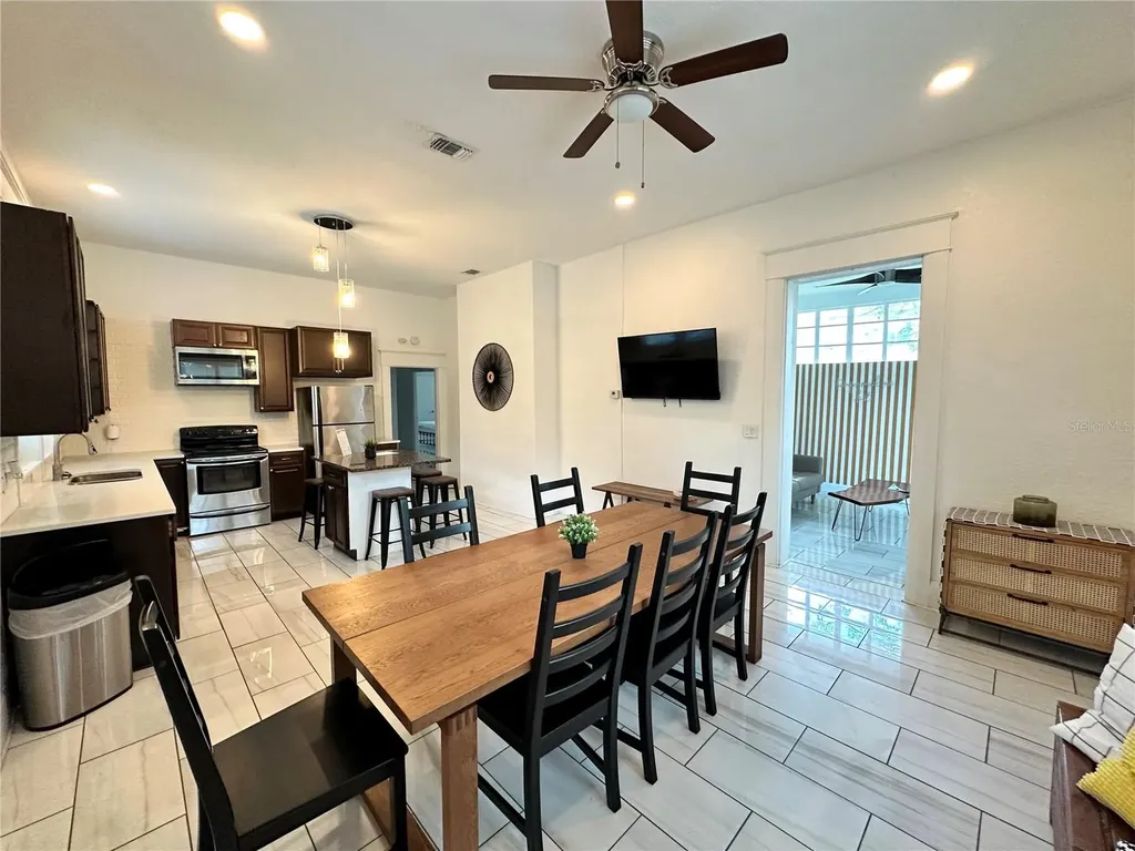 3105 W Spruce Street Tampa FL 33607