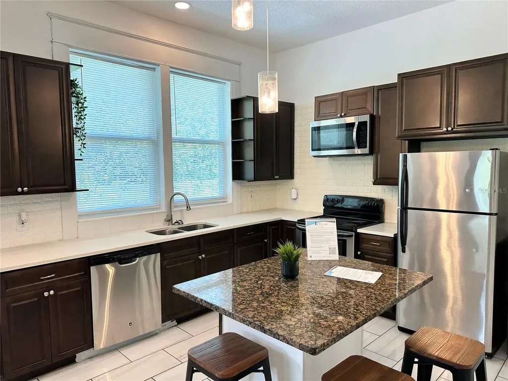 3105 W Spruce Street Tampa FL 33607