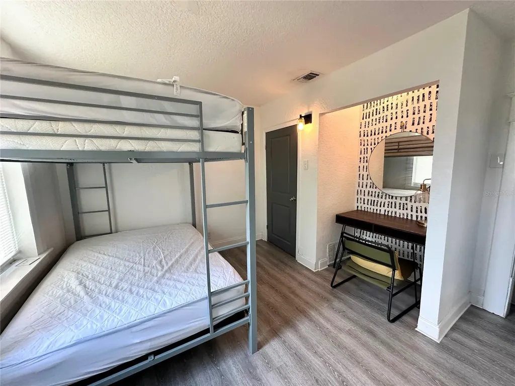 3105 W Spruce Street Tampa FL 33607