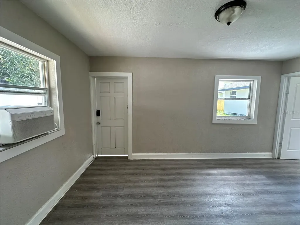 3105 W Spruce Street Tampa FL 33607