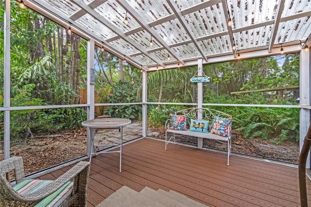 1006 11th Avenue W Bradenton FL 34205