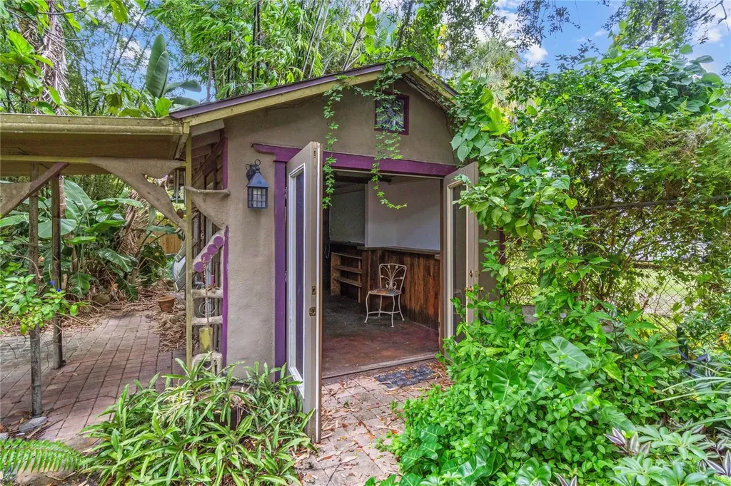 1006 11th Avenue W Bradenton FL 34205